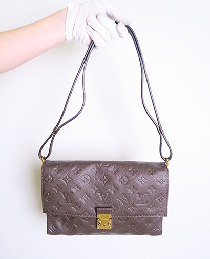 Fascinante Shoulder Bag, front view